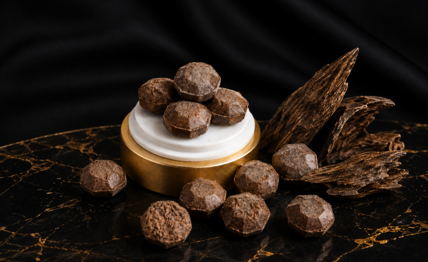 Bukhur Gaharu: Warisan Aroma Timur Tengah yang Semakin Mendunia