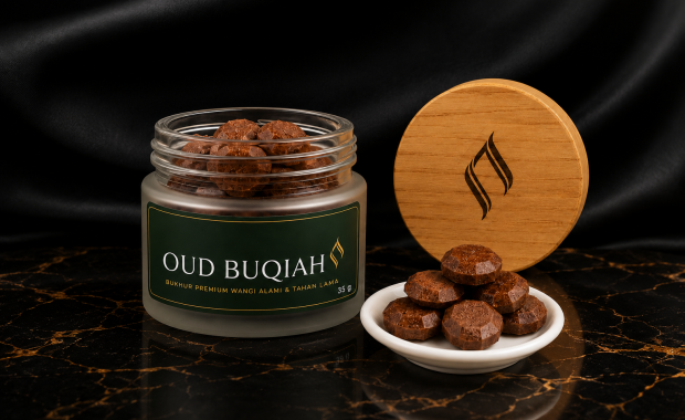 Bukhur Oud Buqiah: Perpaduan Oud dan Bukhur yang Menciptakan Aroma Berkelas